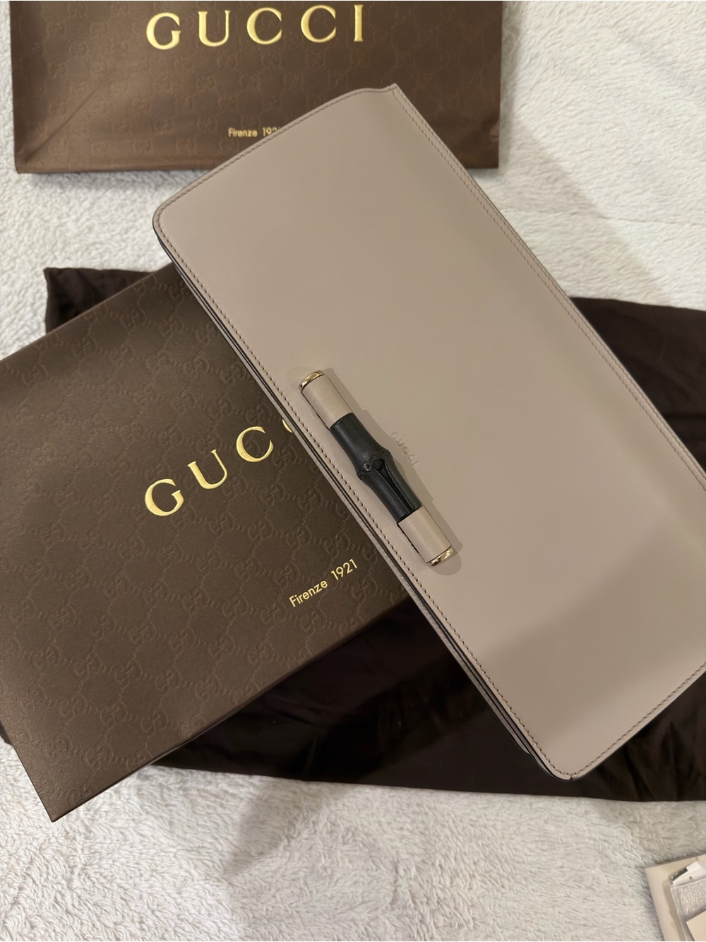 Gucci Cream Leather Clutch Bag with Black Bamboo Accent Authentic - Picture 6 of 11